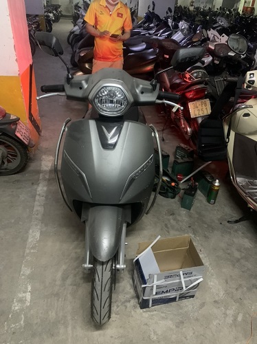 Thay ắc quy xe máy điện Vinfast Klara tại Quốc Oai, Hà Nội
