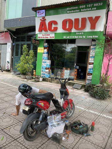 thay ắc quy cho xe điện giant
