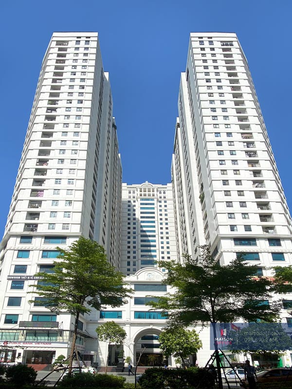 câu bình ắc quy ô tô nhanh tại nhà tại Chung cư Central Field Trung Kính, quận Cầu Giấy, Hà Nội